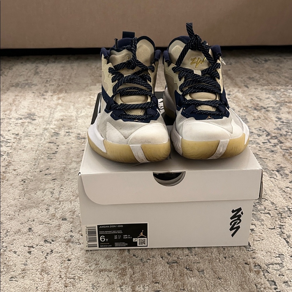 Jordan Zion one size 6y used but good condition with box pelicans rare shoes